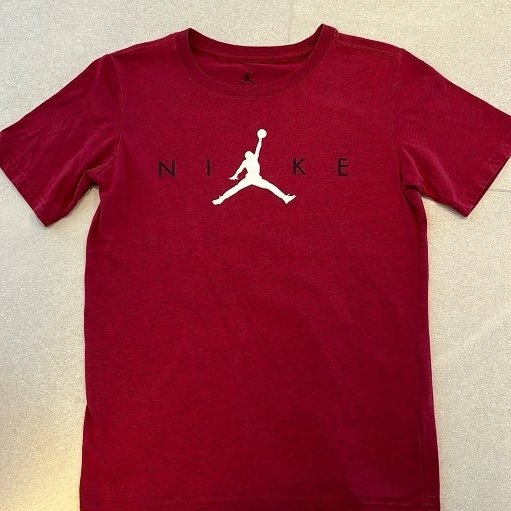 Nike Air Jordan Short Sleeve Tee!